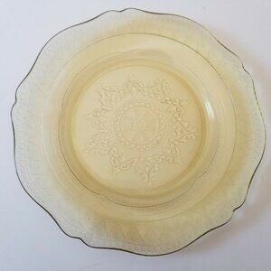 Yellow Federal Glass dinner plate. Patrician (spoke) pattern